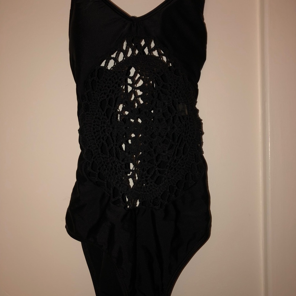 Black open stomach once piece bikini